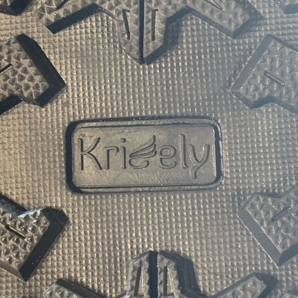 Mens size 7.5W red and‎ black trail shoe by Kricely. Great red to black colorway - Picture 9 of 10